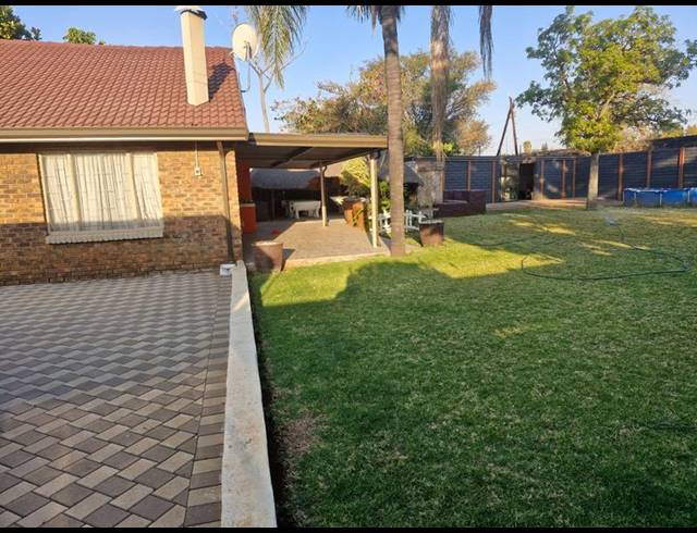 3 BEDROOM HOUSE FOR SALE IN THE ORCHARDS